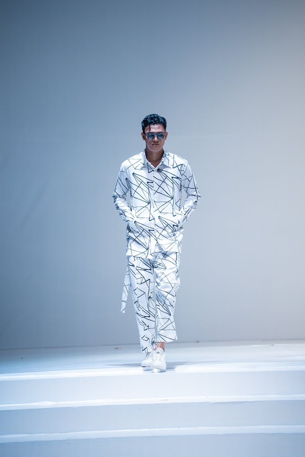 Shirt Sari “Shiko Print” W&B | Mantap Runway
